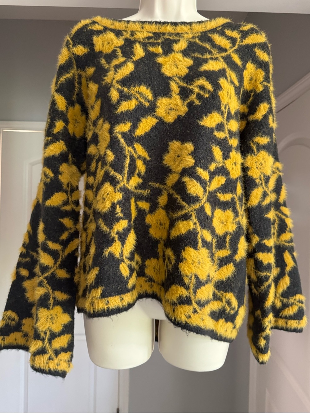 Anthro Willow & Clay Fuzzy Oversized Black Sweater Yellow Floral Boho Medium